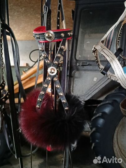 Недоуздки,узды, шлеи,вожи