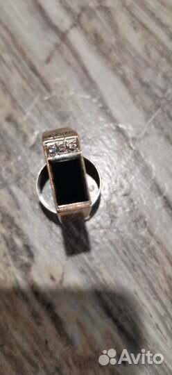 Мужской золотой перстень печатка