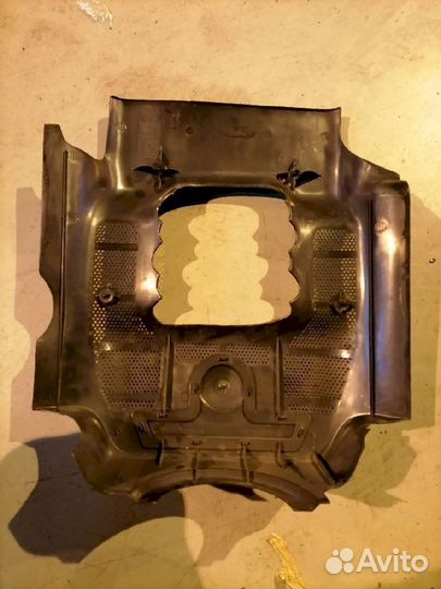 Декоративная крышка двс Volkswagen Passat b5+ 3B6