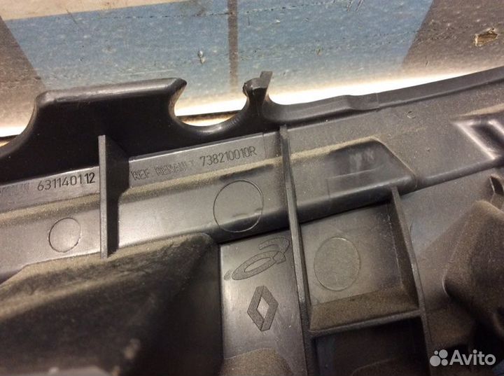 Кронштейн (сопут. товар) задний левый Renault