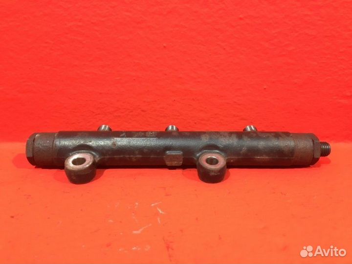 Топливная рампа правая Land Rover Discovery 3