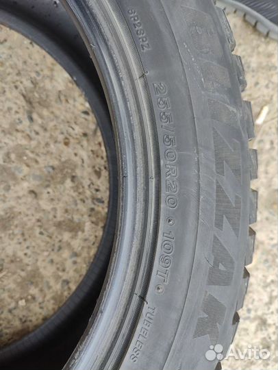 Bridgestone Blizzak Spike-02 SUV 255/50 R20 109