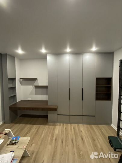 Распашной шкаф