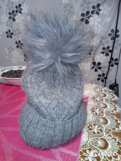 Шапка женская вязаная с помпоном