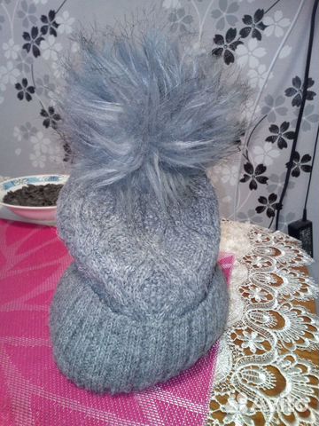 Шапка женская вязаная с помпоном