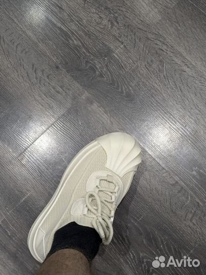 Кроссовки мужские 42 размер новые