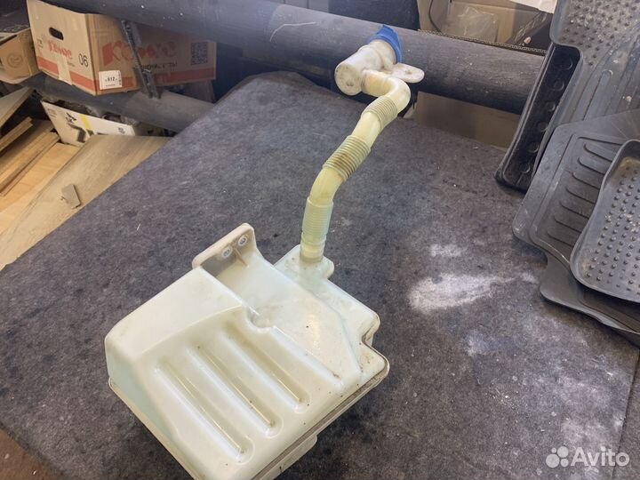 Бачок омывателя Audi a3 Yeti Golf Octavia