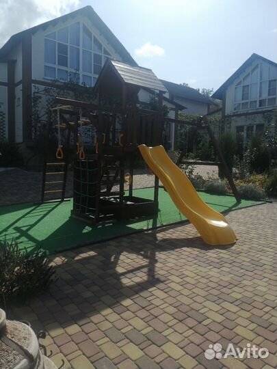 Гостевой Дом Шато Ди Лиз с бассейном кабардинка