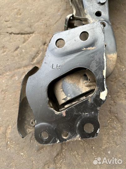 Рычаг подвески нижний левый Nissan Qashqai J11