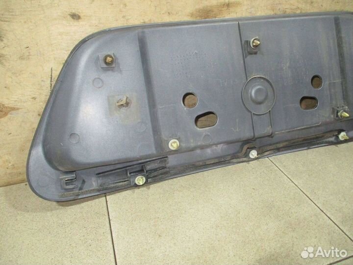 Накладка крышки багажника Mitsubishi Lancer 9