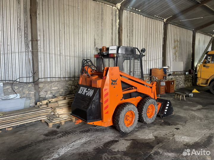 Мини-погрузчик Уралвагонзавод ПУМ-500, 2000