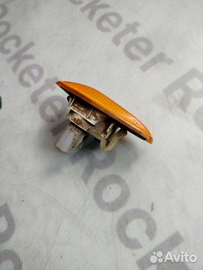 Поворотник в крыло левый Hyundai Elantra XD 2003