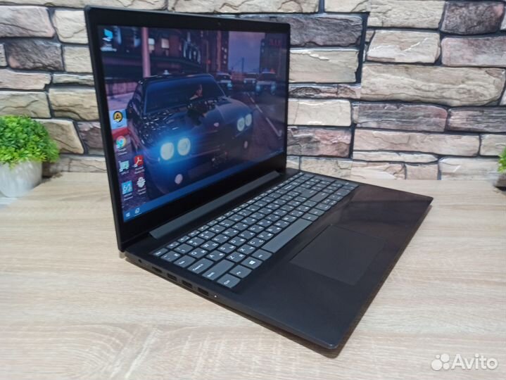 Резвый игровой ноутбук Lenovo