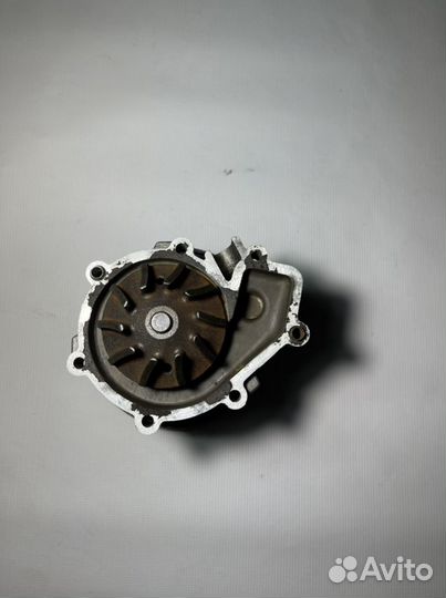 Помпа водяной насос SsangYong Kyron / Action D20DT