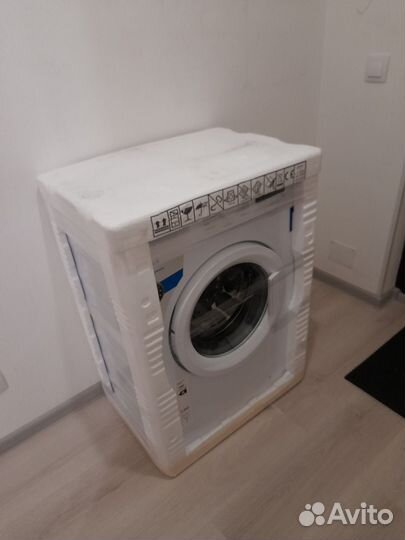 Стиральная машина Beko WRE55P2BWW белый
