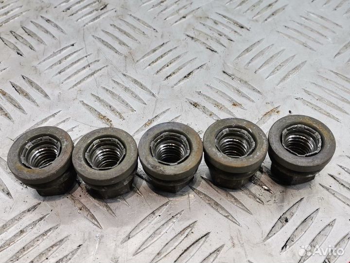 Болт Ford Transit 6 2004 6L2Z1012BA