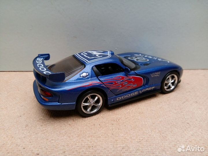 Фигурка Додж Вайпер