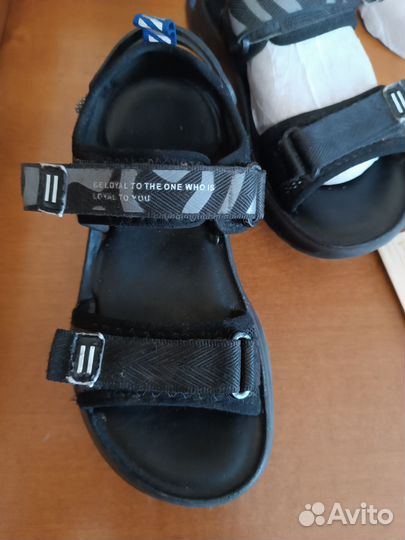 Сандалии для мальчиков 32