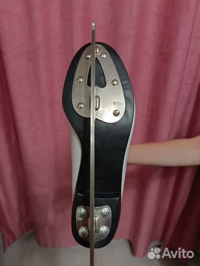 Коньки фигурные женские 39 размер