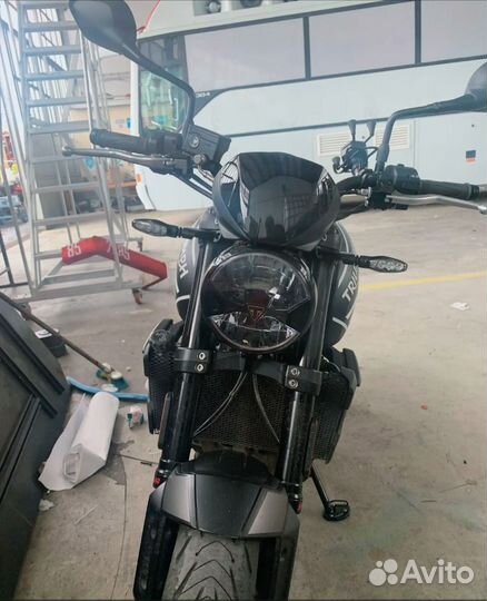 Ветровик для Triumph Trident 660