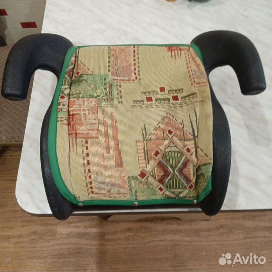 Детский бустер автомобильный