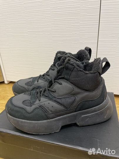 Кроссовки демисезонные 35 для девочки