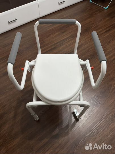 Санитарное кресло туалет