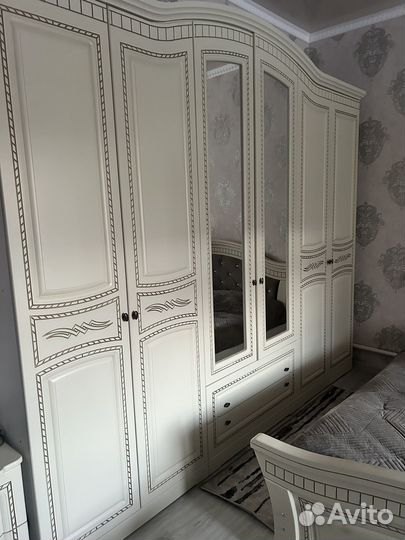 Спальный гарнитур