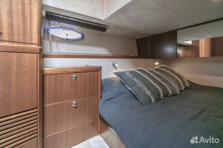 Моторная яхта Galeon 440 FLY