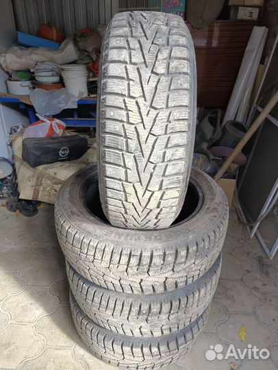 Roadstone Winguard 215/55 R17 98T