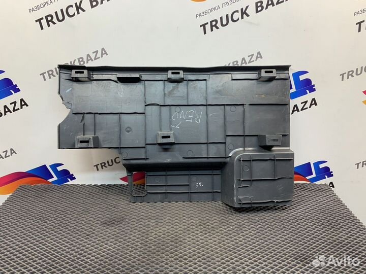 Накладка правого бардачка Renault T