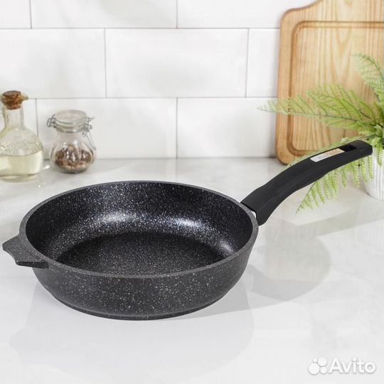 Сковорода «Гранит Star», d24 см, пластиковая ручка