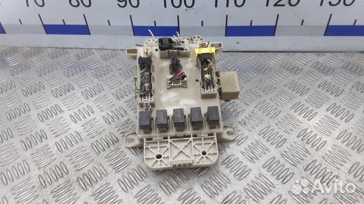 Блок предохранителей toyota RAV 4 ZCA2 (99Z10M102)