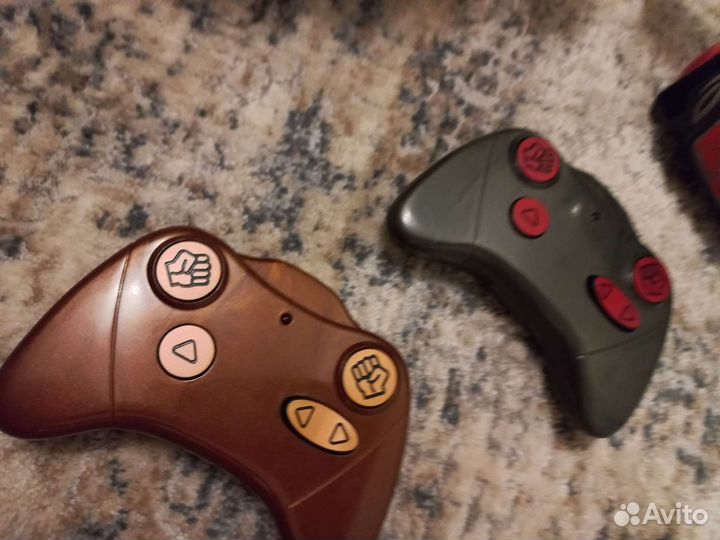 Игрушка робот с пультом