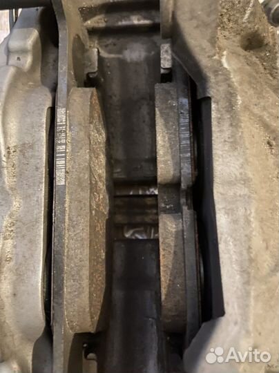 Комплект передних тормозов Audi a4 b9