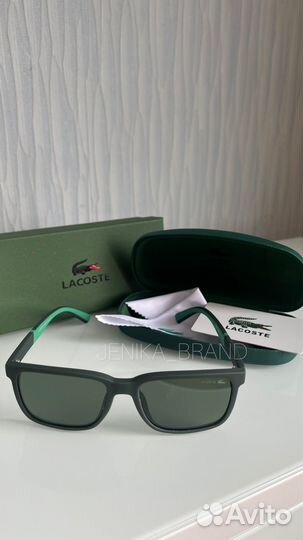 Солнцезащитные очки Lacoste