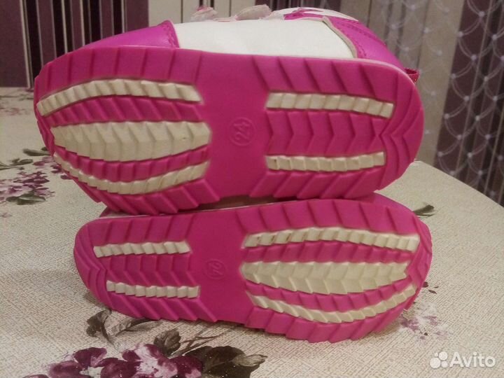 Кроссовки утепленные для девочки 24 размер
