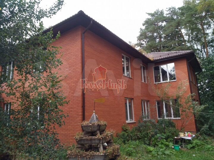 Дом 384,2 м² на участке 16,8 сот.