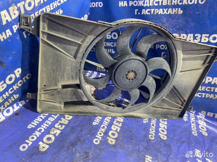 Диффузор с вентилятором Ford Focus 3 хэтчбек 2013