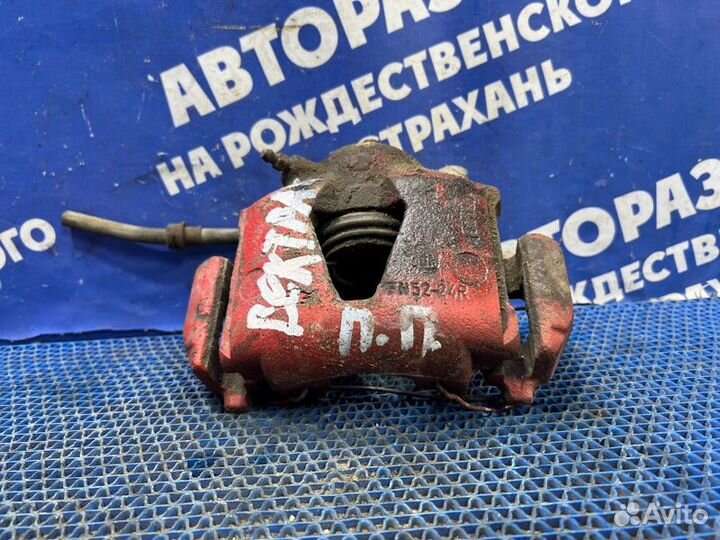 Передний правый суппорт Opel Vectra B седан 1998