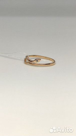 Кольцо с синтетическим камнем Золото