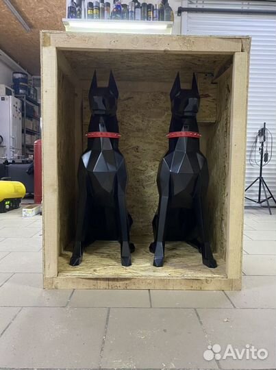 Полигональная фигура добермана из металла