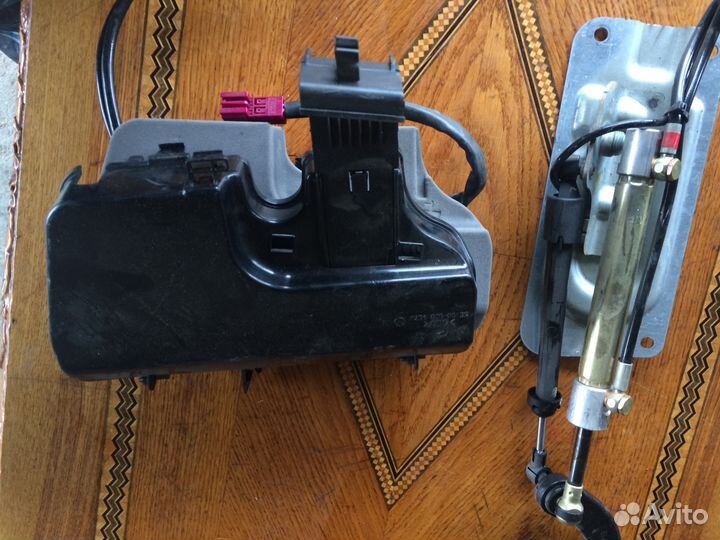 Mercedes GL x164 ML 164 Механизм подъема двери баг