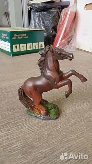 Керамическая фигурка лошади