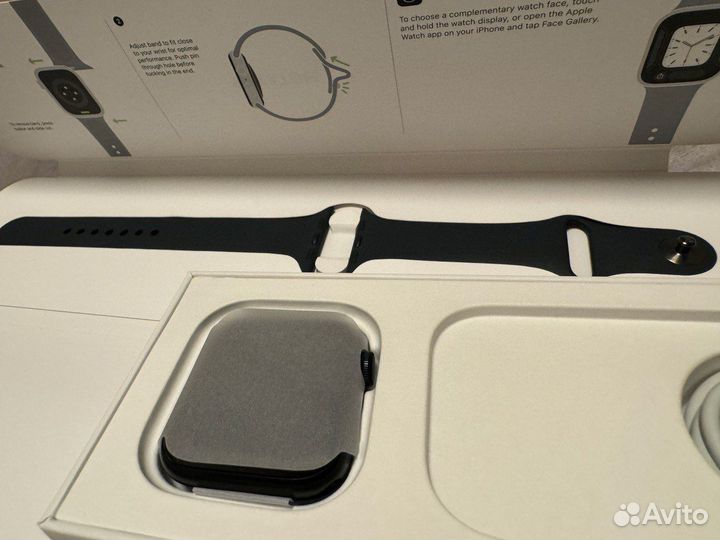 Apple Watch SE 44 Второго поколения