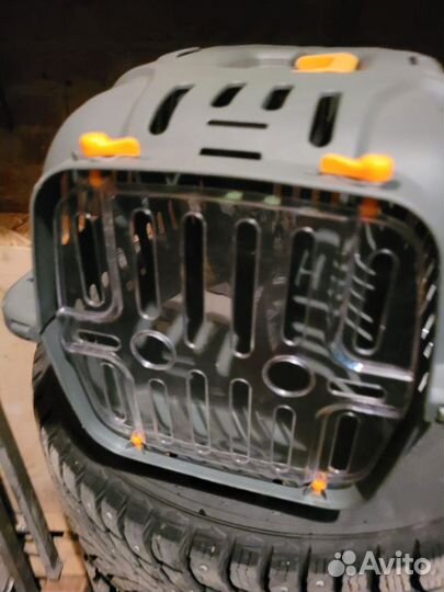 Продам переноску для кошек