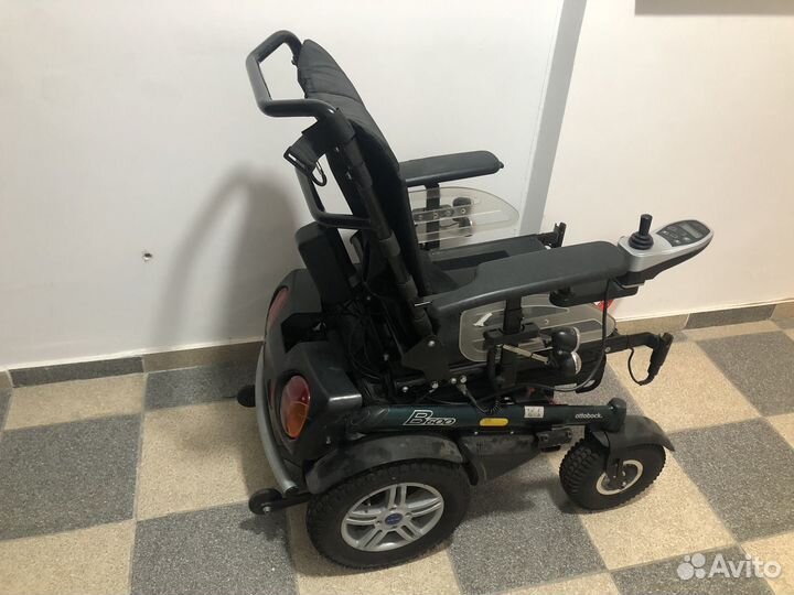Инвалидная коляска с электроприводом