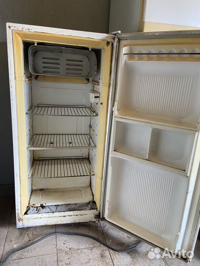 Рабочий холодильник