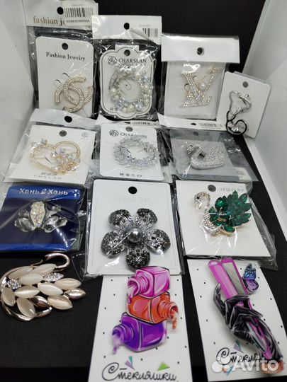 Брошь в ассортименте