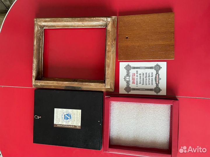 Иконы новодел,полка для икон угловая